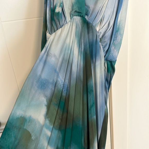 Jessie Satin Banana Republic Dress - Picture 8 of 8